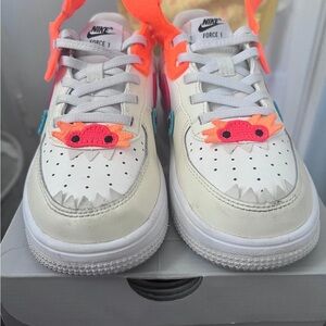 Force1 Kids Sneakers - White and Neon Orange